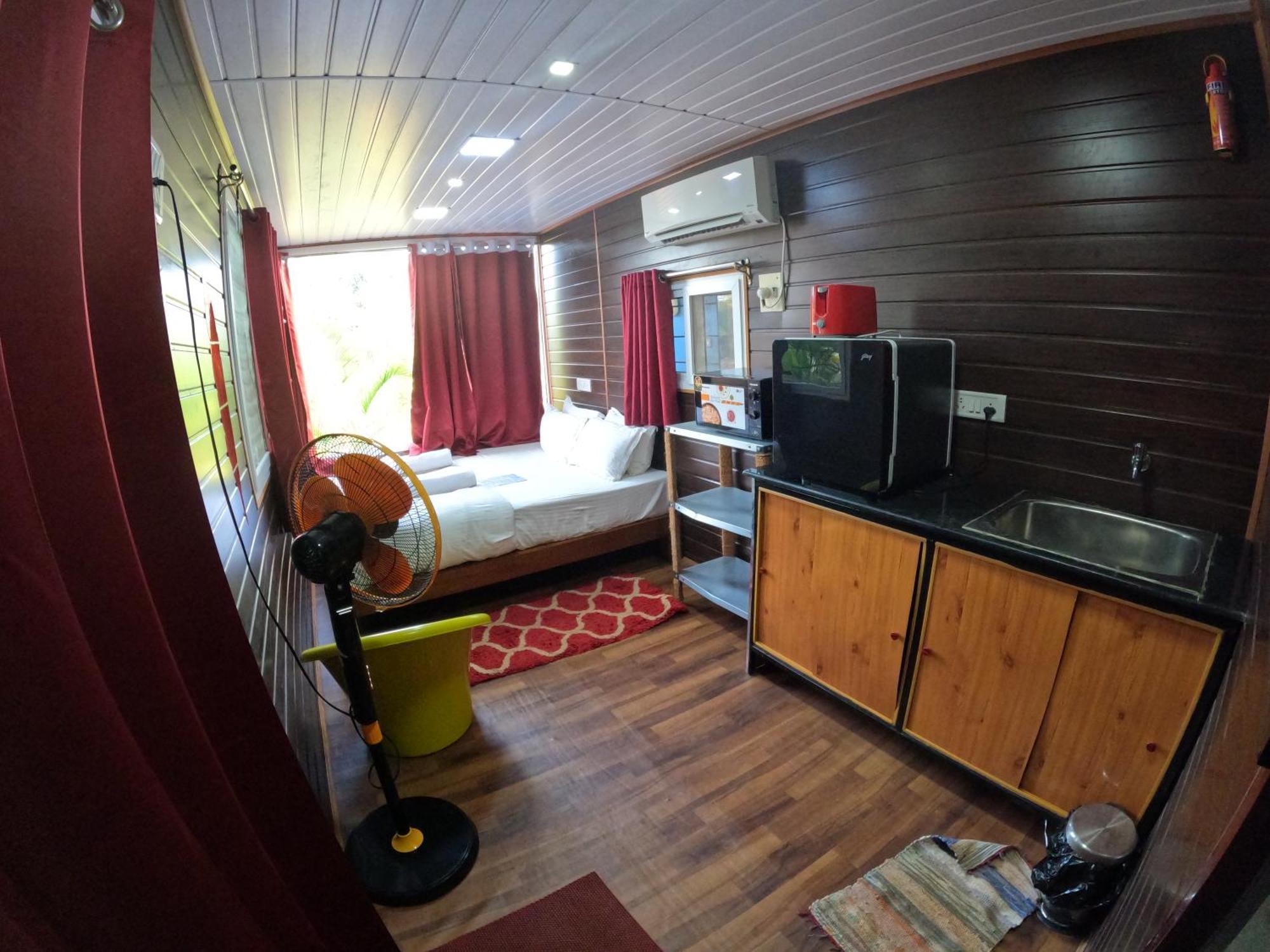 Wow Farm House Auroville Zimmer foto